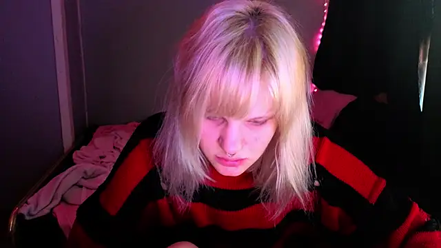 Snapshot of Elieiza_xo chatting on 04/19/26, 10:03 Elieiza xo online show from 04/19/26, 10:03