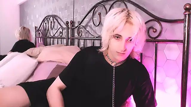 Snapshot of whitenyx chatting on 09/19/25, 10:10 whitenyx online show from 09/19/25, 10:10