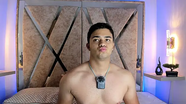 Snapshot of jayd_muscle chatting on 10/21/25, 05:41 jayd muscle online show from 10/21/25, 05:41