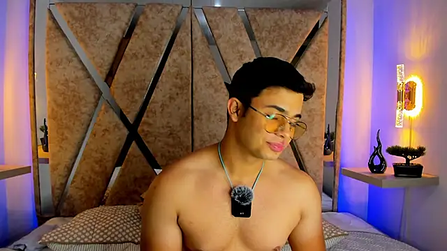 Snapshot of jayd_muscle chatting on 10/22/25, 05:41 jayd muscle online show from 10/22/25, 05:41