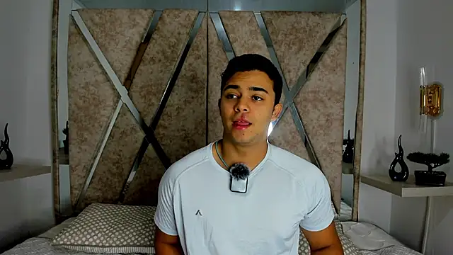 Snapshot of jayd_muscle chatting on 10/23/25, 04:23 jayd muscle online show from 10/23/25, 04:23