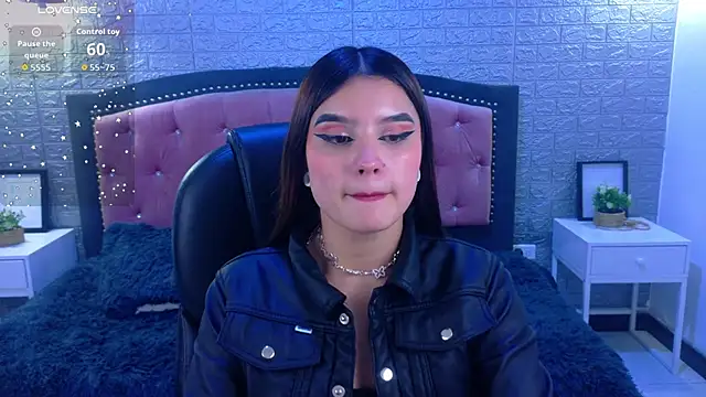 Natalie loffreda online show from 11/07/25, 03:17