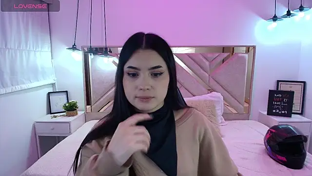 Natalie loffreda online show from 06/12/26, 07:46