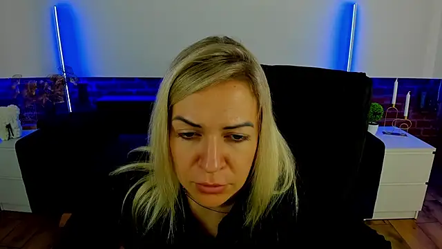 Anna Snows online show from 09/25/25, 01:37