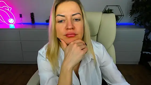 Anna Snows online show from 11/25/25, 06:35