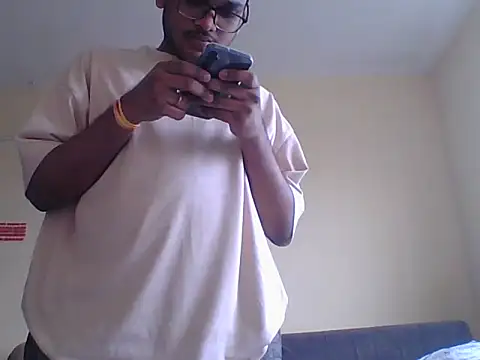 Snapshot of dream32222 chatting on 09/24/25, 09:01 dream32222 online show from 09/24/25, 09:01