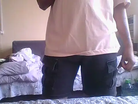 Snapshot of dream32222 chatting on 10/15/25, 06:46 dream32222 online show from 10/15/25, 06:46