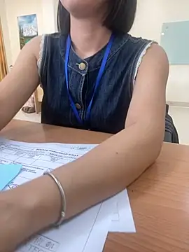 -NhaKy22 online show from 10/10/25, 07:51