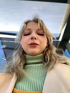 EveLittleSinner online show from 10/08/25, 09:18