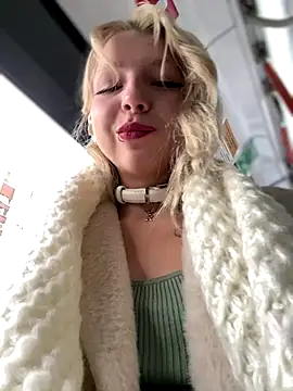 EveLittleSinner online show from 10/13/25, 08:58