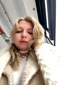 EveLittleSinner online show from 10/22/25, 09:09