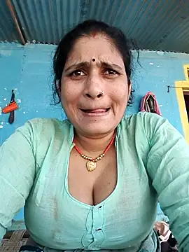 Hot-piuy online show from 09/24/25, 08:50