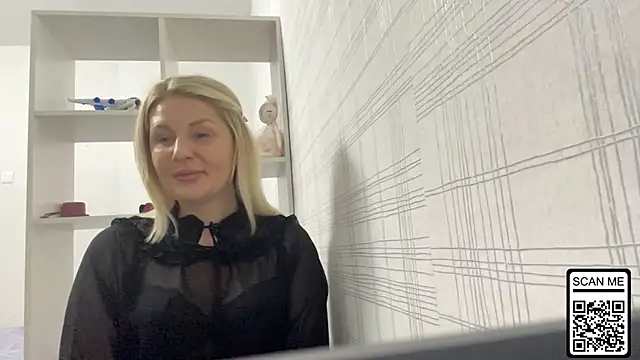 Blondie xoxoxo online show from 10/24/25, 05:42