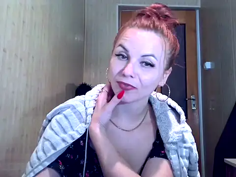 Kisa26311 online show from 09/30/25, 12:43