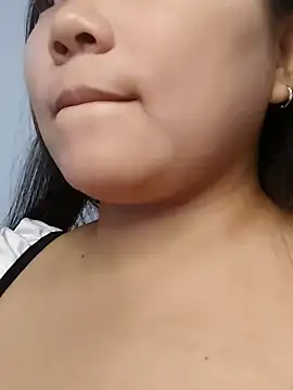 Snapshot of UUa333 chatting on 09/25/25, 01:04 UUa333 online show from 09/25/25, 01:04