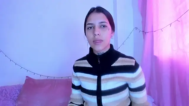 Snapshot of Abby_roussee chatting on 09/18/25, 04:20 Abby roussee online show from 09/18/25, 04:20