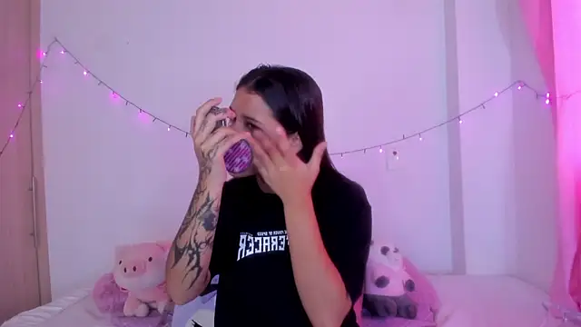 Snapshot of Abby_roussee chatting on 09/29/25, 12:54 Abby roussee online show from 09/29/25, 12:54