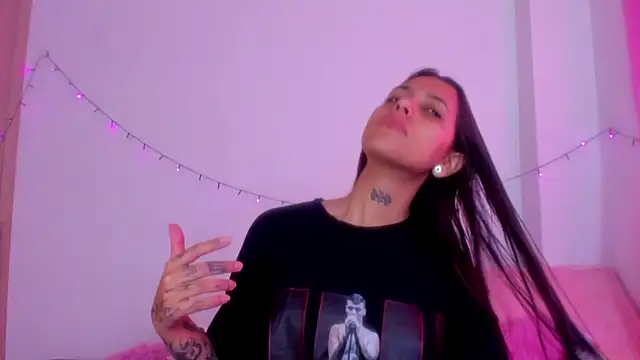 Snapshot of Abby_roussee chatting on 10/16/25, 01:12 Abby roussee online show from 10/16/25, 01:12