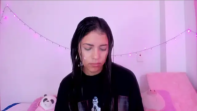 Snapshot of Abby_roussee chatting on 10/22/25, 01:00 Abby roussee online show from 10/22/25, 01:00