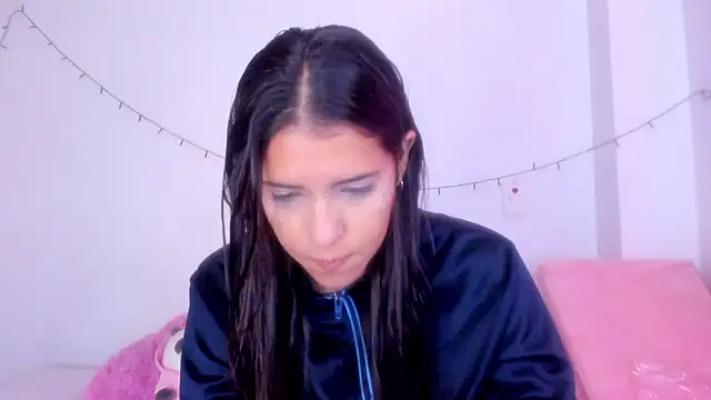 Snapshot of Abby_roussee chatting on 10/29/25, 12:40 Abby roussee online show from 10/29/25, 12:40