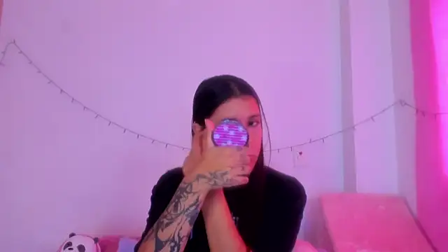 Snapshot of Abby_roussee chatting on 11/07/25, 01:33 Abby roussee online show from 11/07/25, 01:33