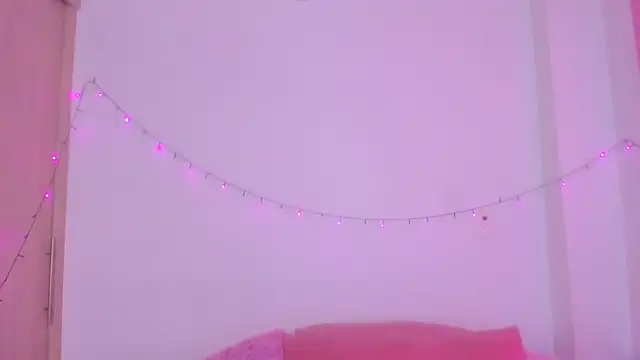 Snapshot of Abby_roussee chatting on 11/12/25, 12:38 Abby roussee online show from 11/12/25, 12:38