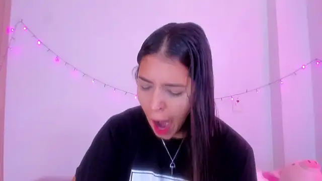 Snapshot of Abby_roussee chatting on 11/22/25, 01:43 Abby roussee online show from 11/22/25, 01:43