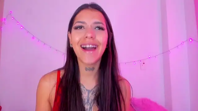 Snapshot of Abby_roussee chatting on 11/25/25, 03:01 Abby roussee online show from 11/25/25, 03:01