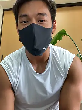 masucle216 online show from 09/18/25, 04:47