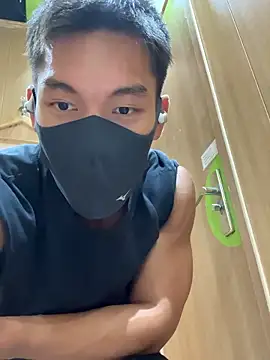 masucle216 online show from 10/23/25, 02:38