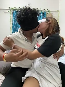 Cutie Shruti online show from 11/17/25, 12:33