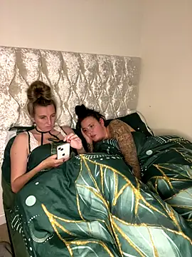 Charsworld online show from 11/20/25, 05:45