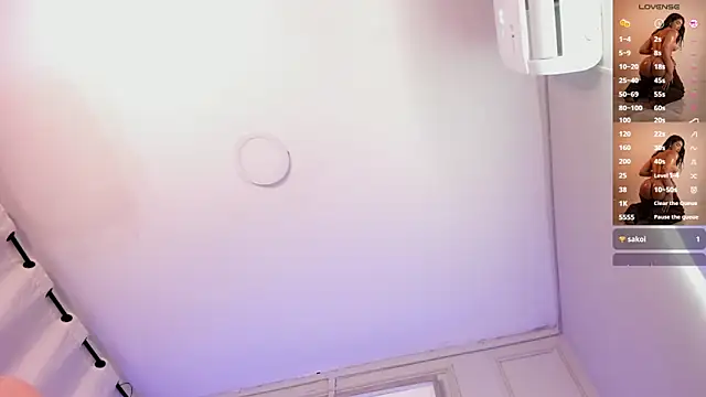 Snapshot of jenn_fit chatting on 11/22/25, 02:43 jenn fit online show from 11/22/25, 02:43