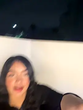 Snapshot of jenn_fit chatting on 11/25/25, 02:33 jenn fit online show from 11/25/25, 02:33