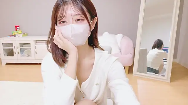 Yuna-ch online show from 12/03/25, 03:32