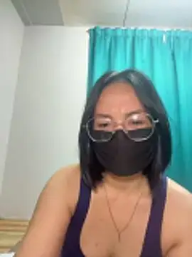 Snapshot of melyiaaa chatting on 12/02/25, 03:29 melyiaaa online show from 12/02/25, 03:29