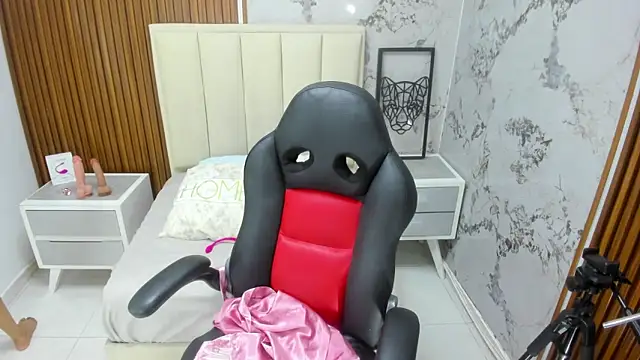 BRIHANACONOR online show from 10/14/25, 12:28