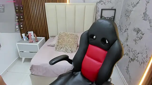 BRIHANACONOR online show from 10/22/25, 12:27