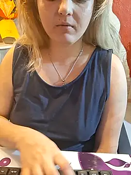 qSensi online show from 10/25/25, 12:18