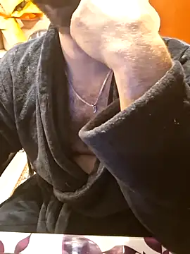 qSensi online show from 12/14/25, 04:07