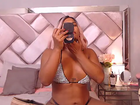 Ashleyroberst online show from 11/06/25, 10:05