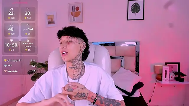 Snapshot of Luci_Rose chatting on 11/07/25, 03:12 Luci Rose online show from 11/07/25, 03:12