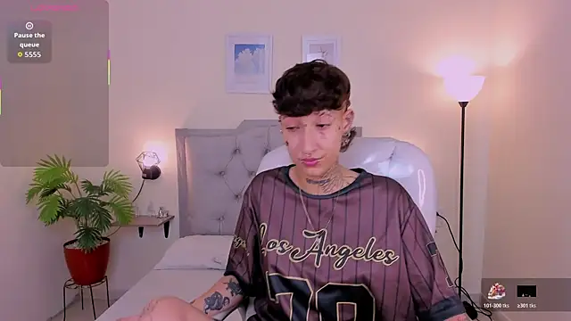 Snapshot of Luci_Rose chatting on 11/19/25, 03:39 Luci Rose online show from 11/19/25, 03:39