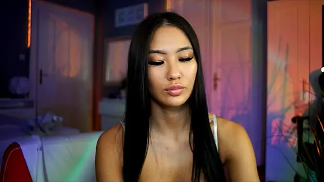 Snapshot of SyrenAsia chatting on 11/07/25, 08:42 SyrenAsia online show from 11/07/25, 08:42