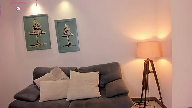 VeronicaBlue online show from 10/31/25, 09:43