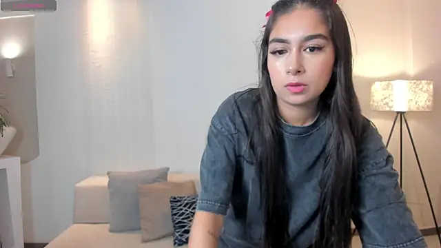 Snapshot of VeronicaBlue chatting on 11/10/25, 10:25 VeronicaBlue online show from 11/10/25, 10:25