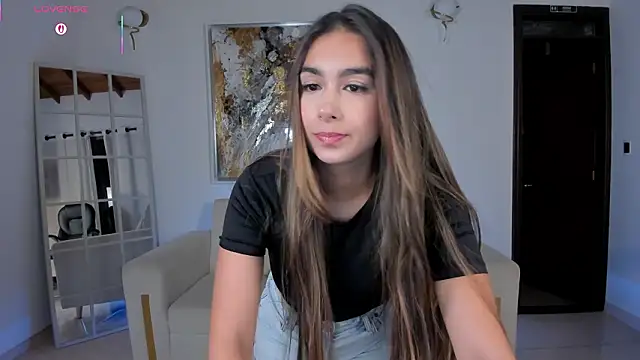Snapshot of VeronicaBlue chatting on 02/22/26, 10:14 VeronicaBlue online show from 02/22/26, 10:14