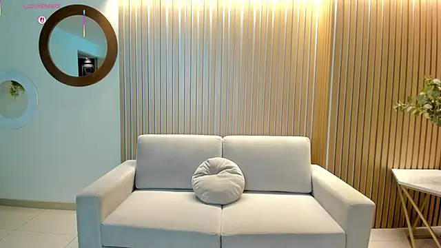 Snapshot of VeronicaBlue chatting on 03/03/26, 10:32 VeronicaBlue online show from 03/03/26, 10:32