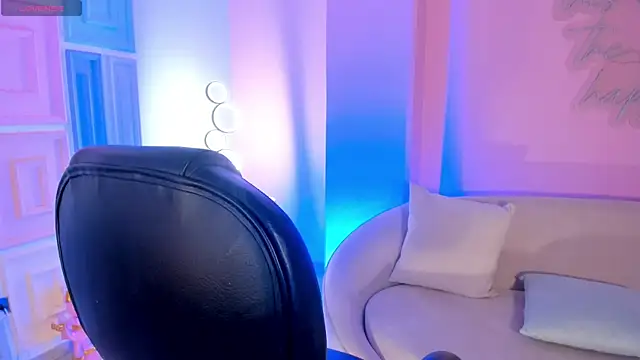 AyshelBrown online show from 10/01/25, 03:45