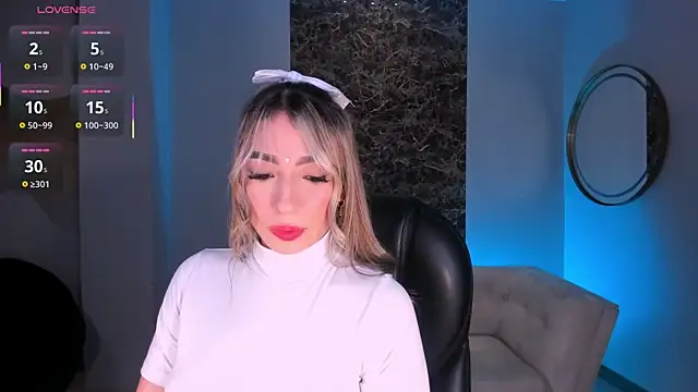 LizzCooper online show from 11/12/25, 04:02